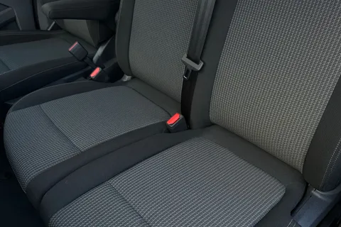 BG25EDR Volkswagen Transporter 2.0 TDI 150 Commerce Plus Van Auto Thumbnail #53