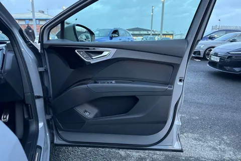 SN73BAW Audi Q4 e-tron Q4  S line 40 e-tron  150,00 kW Thumbnail #46