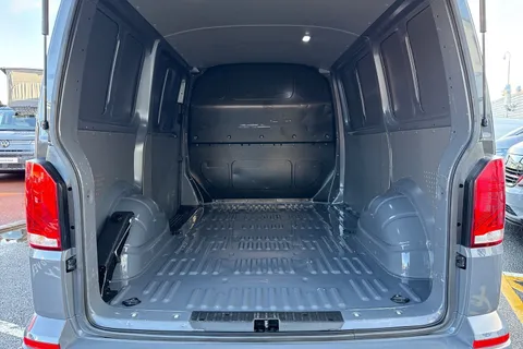 BL70PZU Volkswagen Transporter 2.0TDI 110ps T28 Highline BMT SWB-NO VAT Thumbnail #6