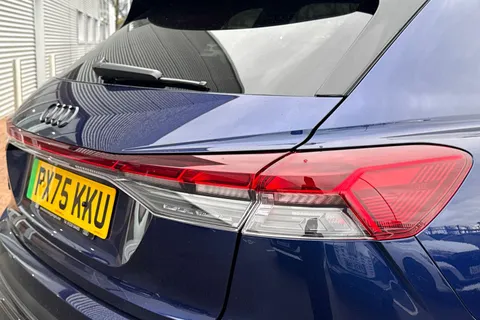 PX75KKU Audi Q4 e-tron Q4  Black Edition 35 e-tron  125,00 kW Thumbnail #8