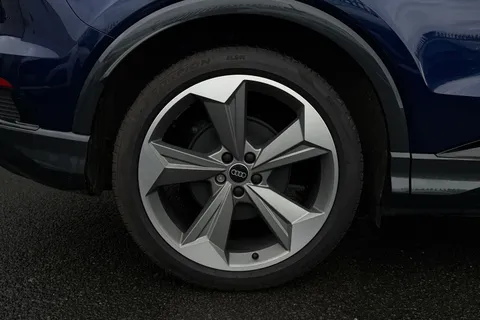 PX75KKU Audi Q4 e-tron Q4  Black Edition 35 e-tron  125,00 kW Thumbnail #12