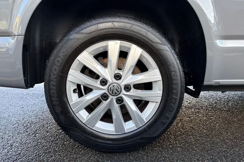 BL70PZU Volkswagen Transporter 2.0TDI 110ps T28 Highline BMT SWB-NO VAT Thumbnail #11