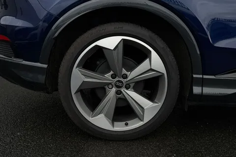 PX75KKU Audi Q4 e-tron Q4  Black Edition 35 e-tron  125,00 kW Thumbnail #13