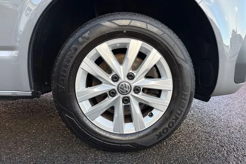 BL70PZU Volkswagen Transporter 2.0TDI 110ps T28 Highline BMT SWB-NO VAT Thumbnail #12