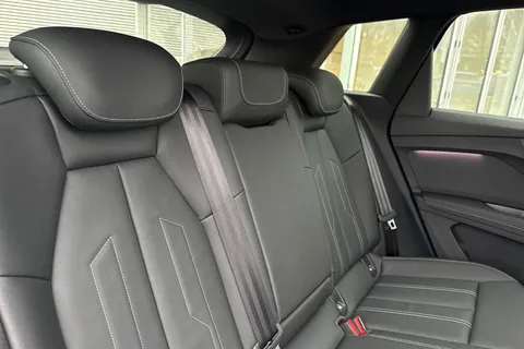 PX75KKU Audi Q4 e-tron Q4  Black Edition 35 e-tron  125,00 kW Thumbnail #19