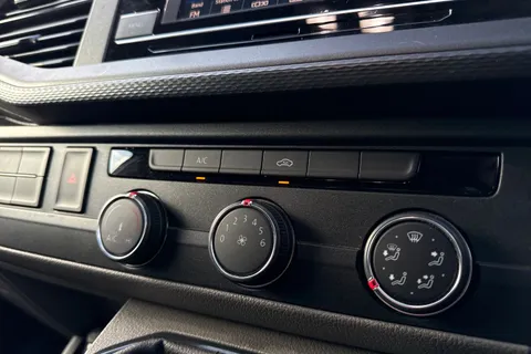 BL70PZU Volkswagen Transporter 2.0TDI 110ps T28 Highline BMT SWB-NO VAT Thumbnail #21