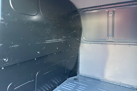 BL70PZU Volkswagen Transporter 2.0TDI 110ps T28 Highline BMT SWB-NO VAT Thumbnail #35