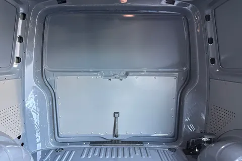 BL70PZU Volkswagen Transporter 2.0TDI 110ps T28 Highline BMT SWB-NO VAT Thumbnail #36