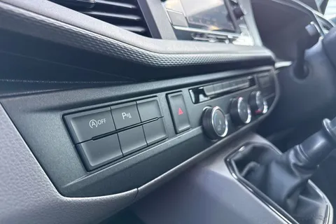 BL70PZU Volkswagen Transporter 2.0TDI 110ps T28 Highline BMT SWB-NO VAT Thumbnail #38