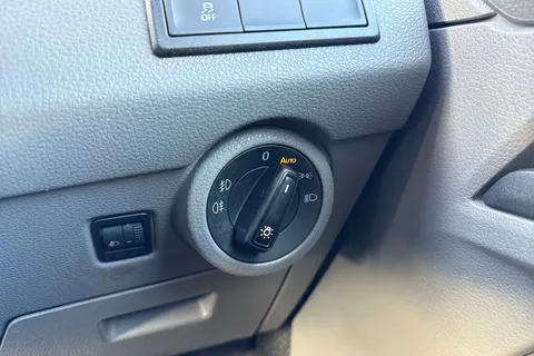 BL70PZU Volkswagen Transporter 2.0TDI 110ps T28 Highline BMT SWB-NO VAT Thumbnail #53