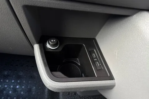 BL70PZU Volkswagen Transporter 2.0TDI 110ps T28 Highline BMT SWB-NO VAT Thumbnail #55