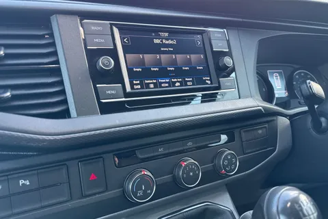 BL70PZU Volkswagen Transporter 2.0TDI 110ps T28 Highline BMT SWB-NO VAT Thumbnail #58