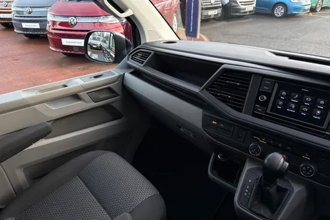 VE72JXG Volkswagen Transporter 2.0 TDI 150 Highline Kombi Van DSG-LV Kit Thumbnail #20