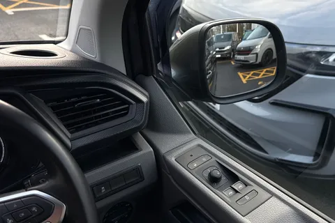 VE72JXG Volkswagen Transporter 2.0 TDI 150 Highline Kombi Van DSG-LV Kit Thumbnail #21