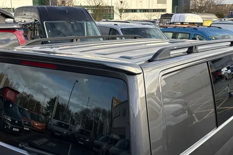 VE72JXG Volkswagen Transporter 2.0 TDI 150 Highline Kombi Van DSG-LV Kit Thumbnail #33