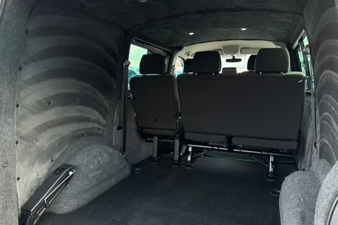 VE72JXG Volkswagen Transporter 2.0 TDI 150 Highline Kombi Van DSG-LV Kit Thumbnail #41