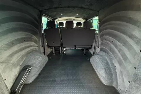 VE72JXG Volkswagen Transporter 2.0 TDI 150 Highline Kombi Van DSG-LV Kit Thumbnail #42