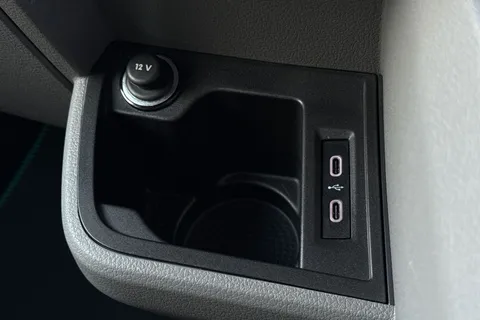 VE72JXG Volkswagen Transporter 2.0 TDI 150 Highline Kombi Van DSG-LV Kit Thumbnail #55