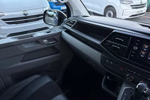 BP73HKT Volkswagen Transporter 2.0 BiTDI 204PS Sportline Day Van Kombi DSG-2023 Thumbnail #21