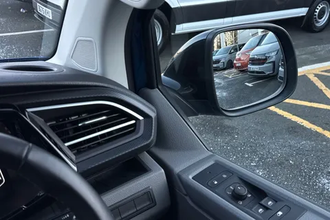 BP73HKT Volkswagen Transporter 2.0 BiTDI 204PS Sportline Day Van Kombi DSG-2023 Thumbnail #22