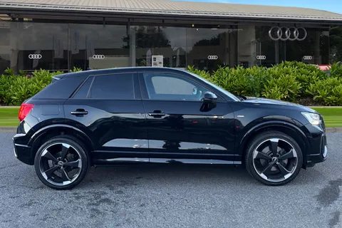 PX22NTJ Audi Q2 Black Edition 35 TFSI  150 PS S tronic Thumbnail #4