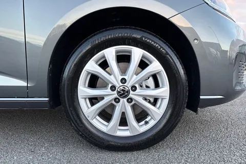 DF75MGJ Volkswagen Caddy 1.5 eHybrid 150 Commerce Pro Van DSG [Tech] Thumbnail #9