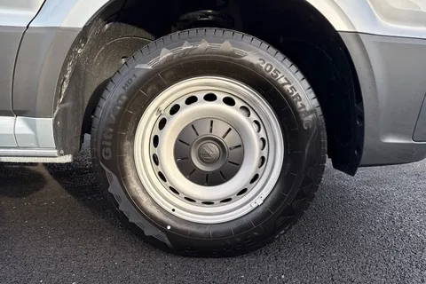 DF75ULX Volkswagen Crafter CR35 Commerce Plus MWB 140 PS FWD  - MY25/Rear Camera Thumbnail #9