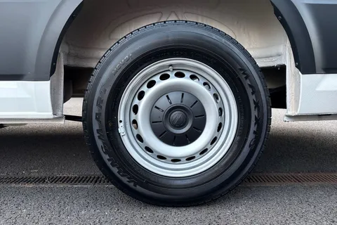 DF75TYH Volkswagen Crafter CR35 Panel van Commerce Plus LWB Maxi 140 PS 2.0 TDI 8sp Auto- Camera/Step Thumbnail #11