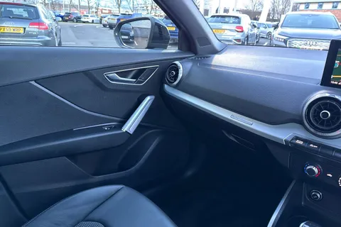 PX22NTJ Audi Q2 Black Edition 35 TFSI  150 PS S tronic Thumbnail #16