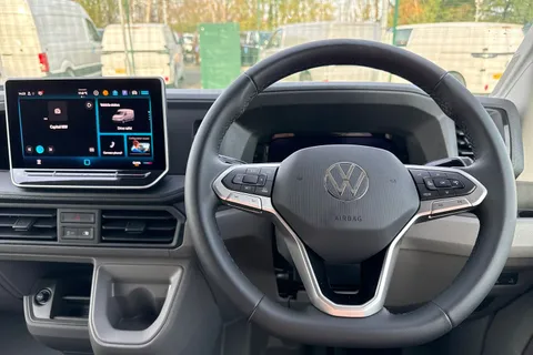 DF75ULX Volkswagen Crafter CR35 Commerce Plus MWB 140 PS FWD  - MY25/Rear Camera Thumbnail #17