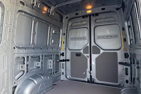 DF75ULX Volkswagen Crafter CR35 Commerce Plus MWB 140 PS FWD  - MY25/Rear Camera Thumbnail #18