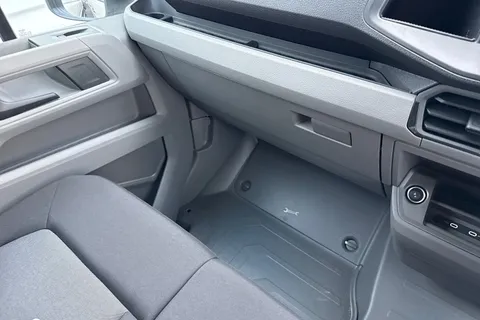 DF75TYH Volkswagen Crafter CR35 Panel van Commerce Plus LWB Maxi 140 PS 2.0 TDI 8sp Auto- Camera/Step Thumbnail #19