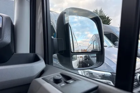 DF75TYH Volkswagen Crafter CR35 Panel van Commerce Plus LWB Maxi 140 PS 2.0 TDI 8sp Auto- Camera/Step Thumbnail #20