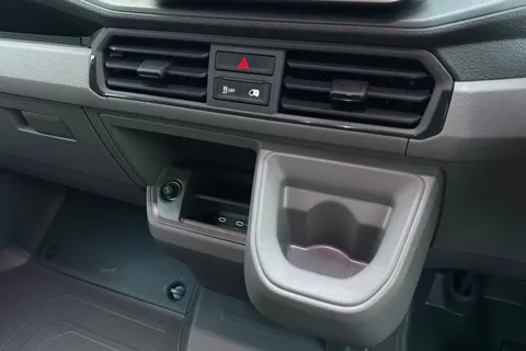 DF75TYH Volkswagen Crafter CR35 Panel van Commerce Plus LWB Maxi 140 PS 2.0 TDI 8sp Auto- Camera/Step Thumbnail #22