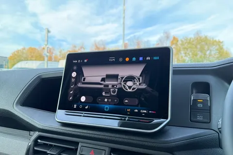 DF75ULX Volkswagen Crafter CR35 Commerce Plus MWB 140 PS FWD  - MY25/Rear Camera Thumbnail #21