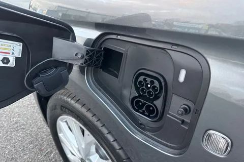 DF75MGJ Volkswagen Caddy 1.5 eHybrid 150 Commerce Pro Van DSG [Tech] Thumbnail #25