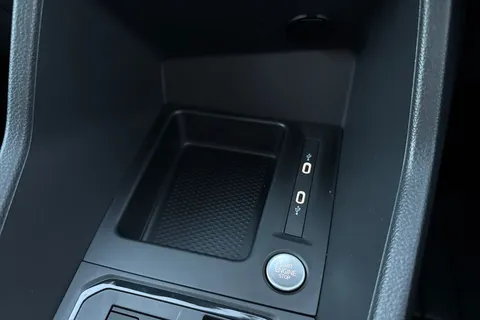 DF75MGJ Volkswagen Caddy 1.5 eHybrid 150 Commerce Pro Van DSG [Tech] Thumbnail #34