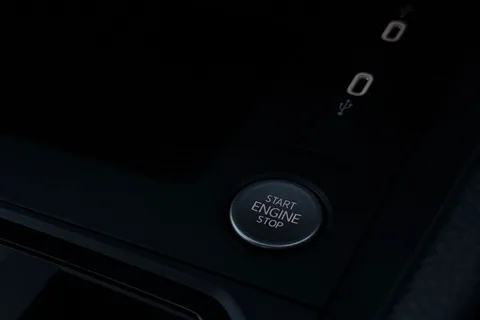 DF75MGJ Volkswagen Caddy 1.5 eHybrid 150 Commerce Pro Van DSG [Tech] Thumbnail #35