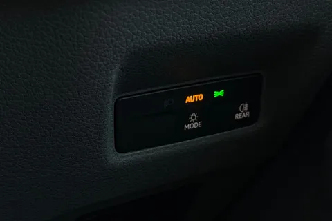 DF75TYH Volkswagen Crafter CR35 Panel van Commerce Plus LWB Maxi 140 PS 2.0 TDI 8sp Auto- Camera/Step Thumbnail #35