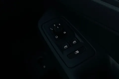 DF75MGJ Volkswagen Caddy 1.5 eHybrid 150 Commerce Pro Van DSG [Tech] Thumbnail #37