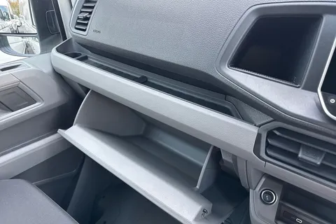 DF75TYH Volkswagen Crafter CR35 Panel van Commerce Plus LWB Maxi 140 PS 2.0 TDI 8sp Auto- Camera/Step Thumbnail #38