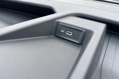 DF75TYH Volkswagen Crafter CR35 Panel van Commerce Plus LWB Maxi 140 PS 2.0 TDI 8sp Auto- Camera/Step Thumbnail #41