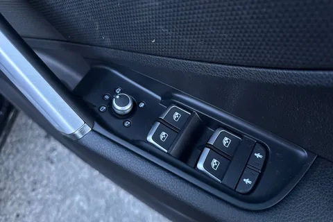 PX22NTJ Audi Q2 Black Edition 35 TFSI  150 PS S tronic Thumbnail #48