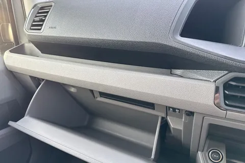 DF75ULX Volkswagen Crafter CR35 Commerce Plus MWB 140 PS FWD  - MY25/Rear Camera Thumbnail #41