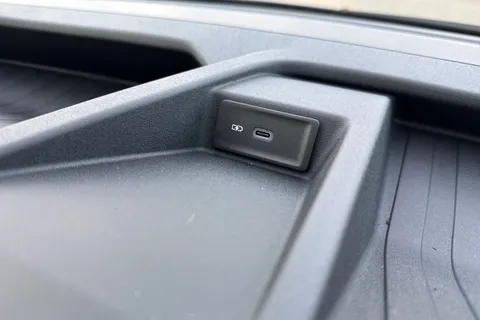 DF75ULX Volkswagen Crafter CR35 Commerce Plus MWB 140 PS FWD  - MY25/Rear Camera Thumbnail #44