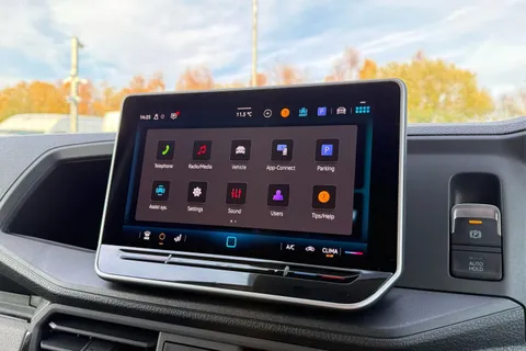 DF75ULX Volkswagen Crafter CR35 Commerce Plus MWB 140 PS FWD  - MY25/Rear Camera Thumbnail #47