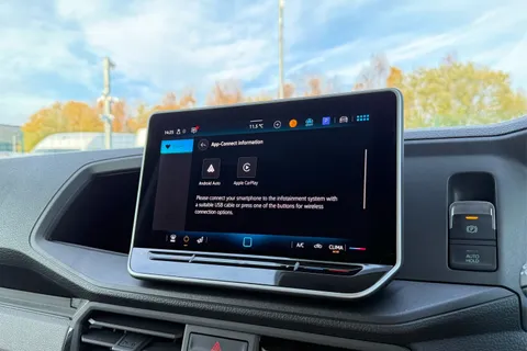 DF75ULX Volkswagen Crafter CR35 Commerce Plus MWB 140 PS FWD  - MY25/Rear Camera Thumbnail #51