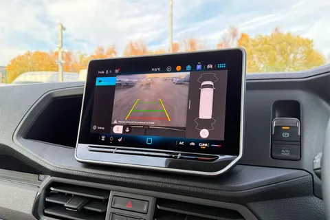 DF75ULX Volkswagen Crafter CR35 Commerce Plus MWB 140 PS FWD  - MY25/Rear Camera Thumbnail #52