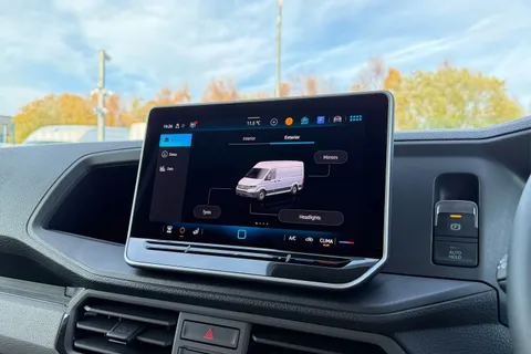 DF75ULX Volkswagen Crafter CR35 Commerce Plus MWB 140 PS FWD  - MY25/Rear Camera Thumbnail #53