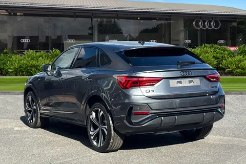 PX75KKV Audi Q3 Black Edition 35 TDI  150 PS S tronic Thumbnail #3